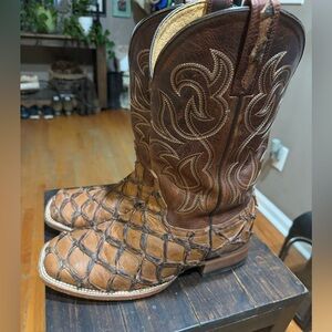 CODY JAMES MEN'S PIRARUCU EXOTIC BOOTS - BROAD SQUARE TOE Size 10.5 EE